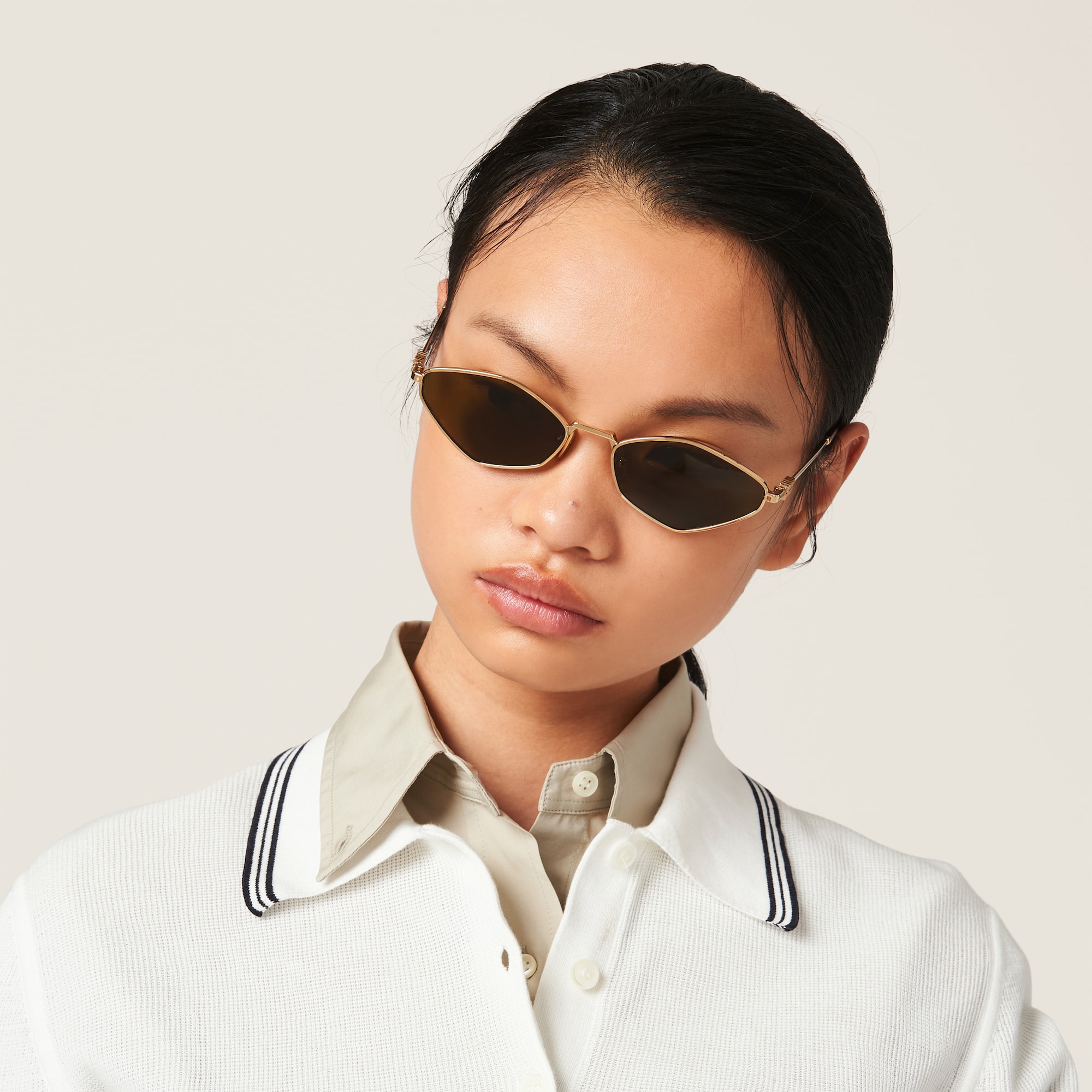 Miu Miu Logo sunglasses - Image 6